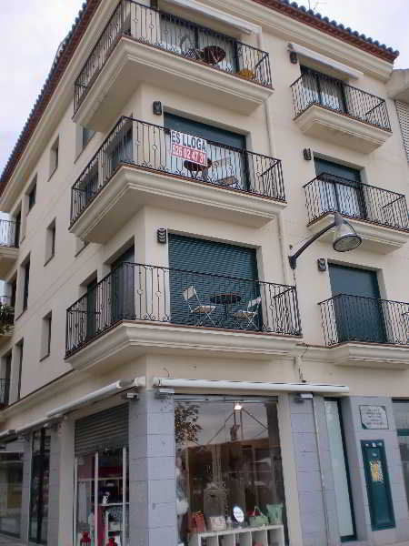 Edificio Miramar Hotel Кембрилс Екстериор снимка